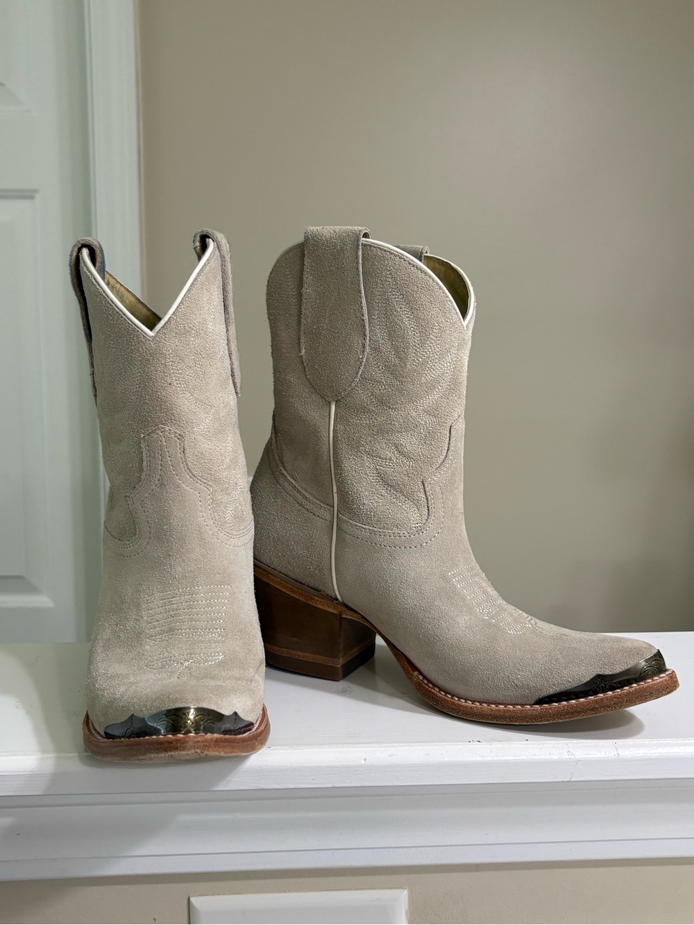 Idyllwind Suede Taupe Cowboy Boots